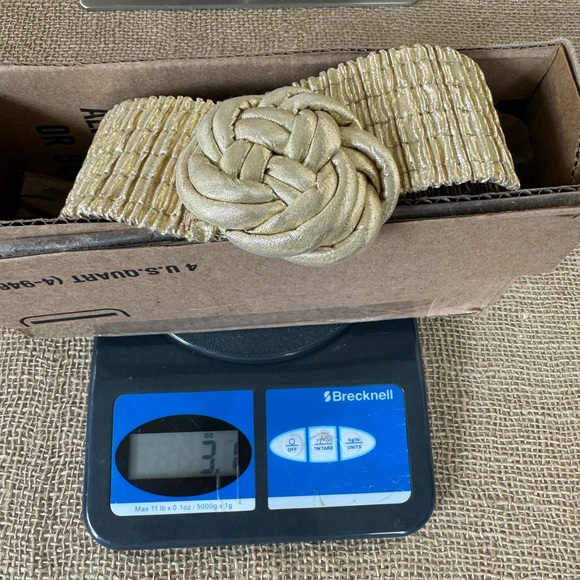 Vintage women’s brand GoodHeart , wide gold metallic stretch belt size S-M 27-32 - Picture 12 of 13